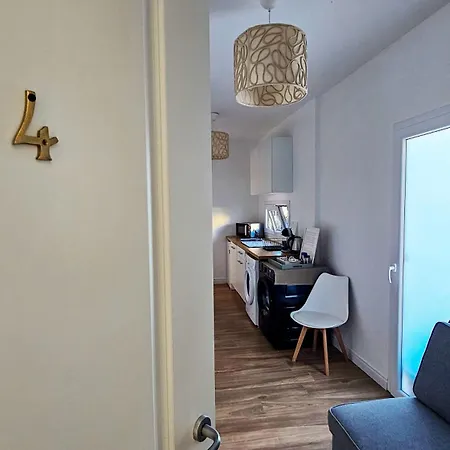 Domo Ulleri بيت ضيافة