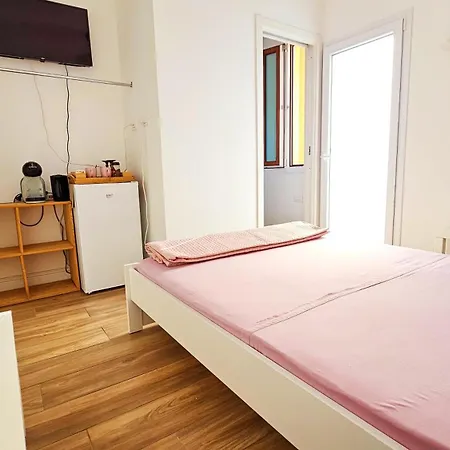 ゲストハウス Domo Ulleri オルビア