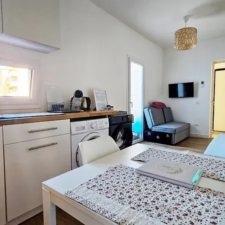 Domo Ulleri Гостевой дом Ольбия